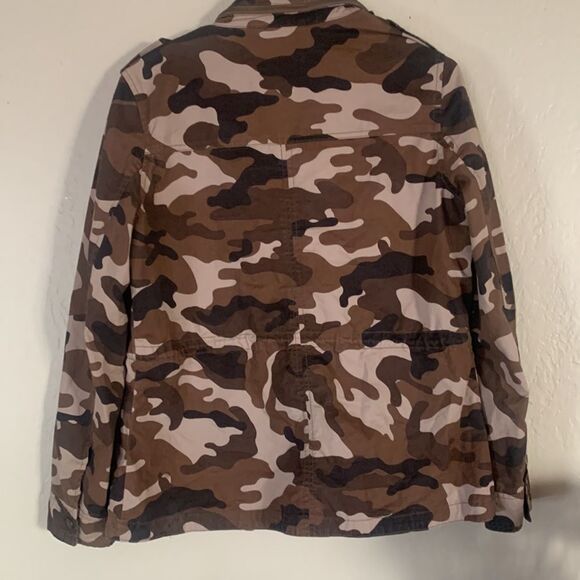 Camo ladies jacket in brown my size medium. Light weight great for summer - Picture 2 of 3